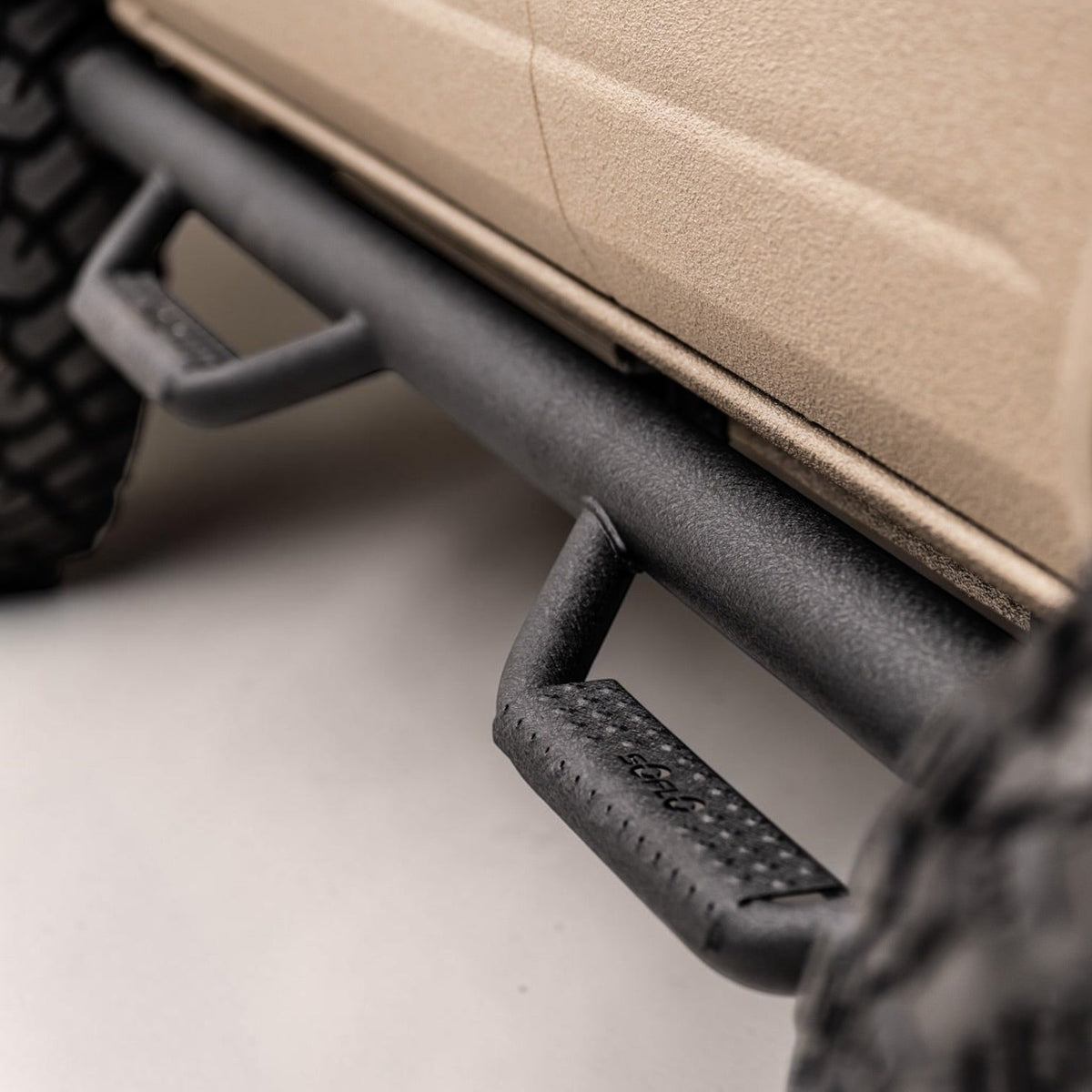 BRONCO STEEL STATIONARY SIDE STEPS TUBULAR 6 2021-2027