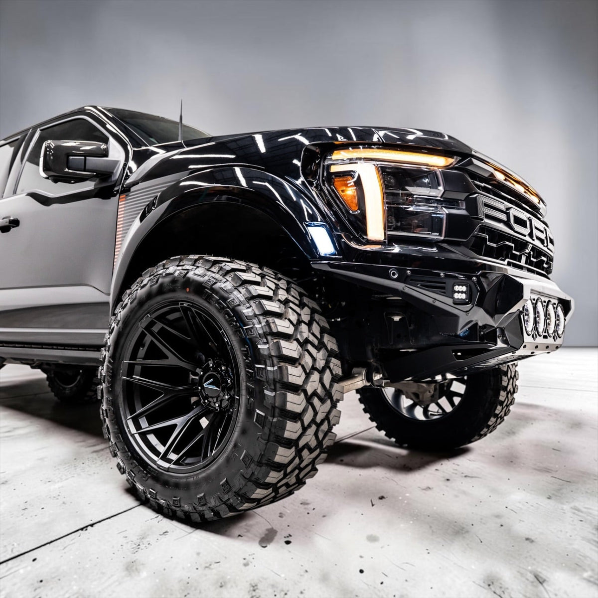 38” TIRES 38/15.5/R22 Ridgeblade tire
