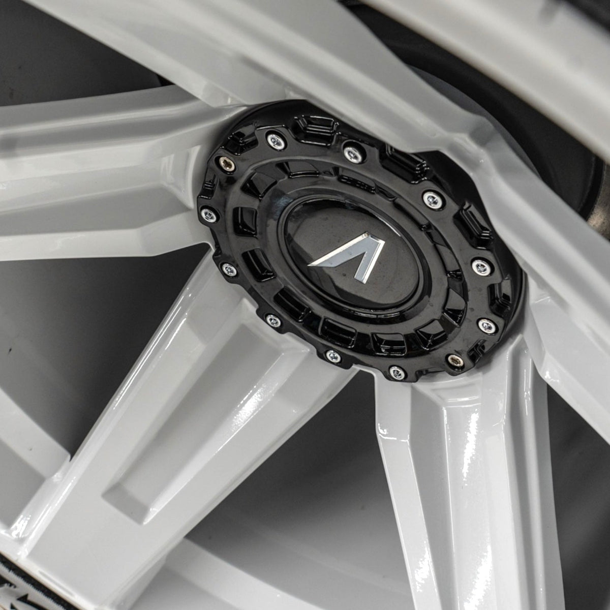 Ford Bronco Apocalypse 5 Spoke Wheel 6 Lug (White) 2021-2027