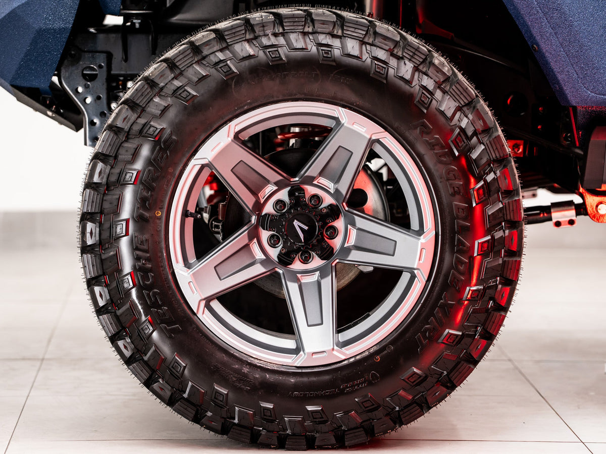 37” TIRES 37/13.5/R20