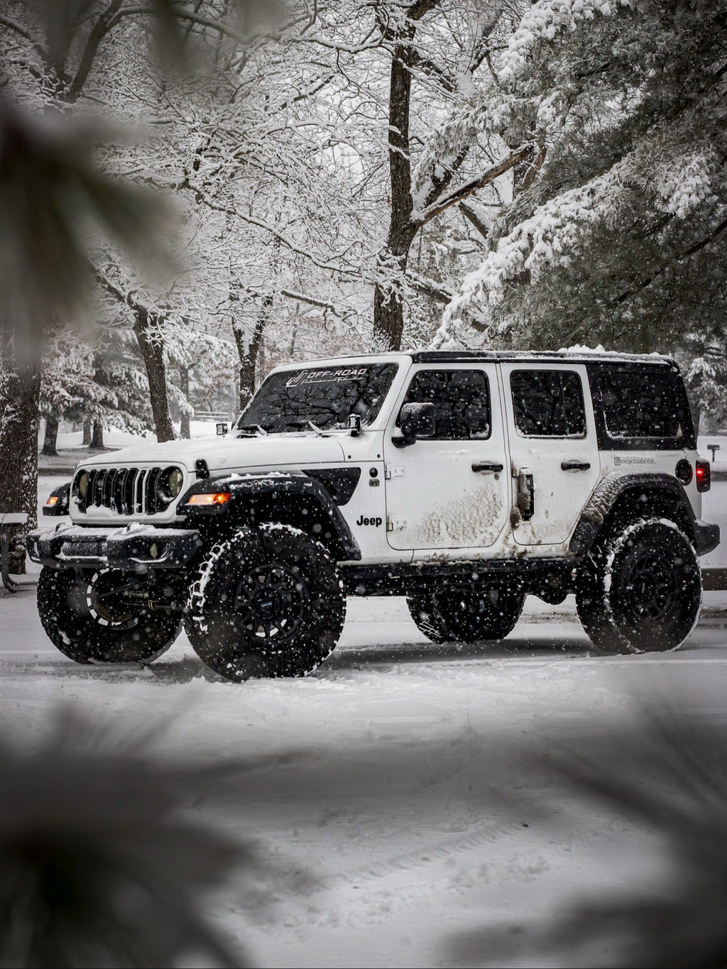 Custom Paint Matched Front Grille – Refreshed Style fits Jeep Wrangler JL/ Gladiator JT